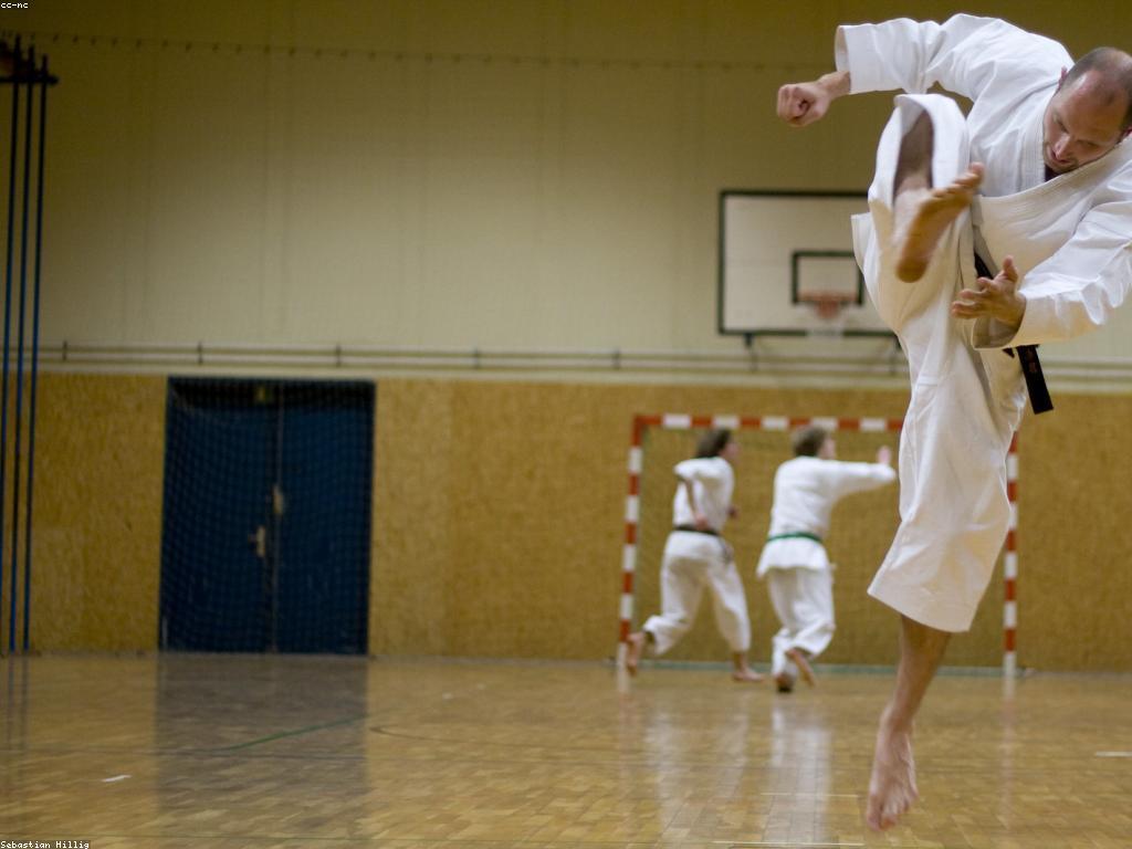 យុទ្ធសាស្ត្របាការ៉ាត់: ការវិភាគនិងការប្រើប្រាស់បច្ចេកទេស