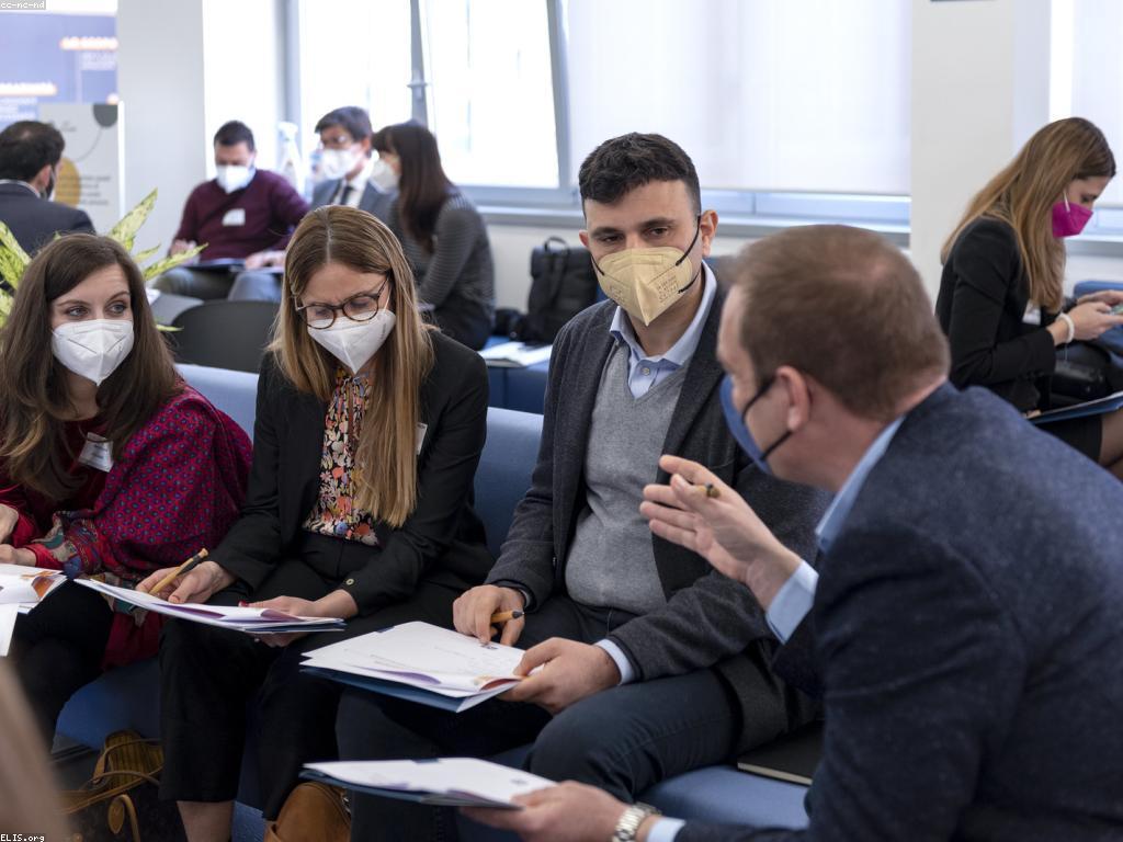 ជម្រើសមុខវិជ្ជាធ្វើការបាការ៉ាត់